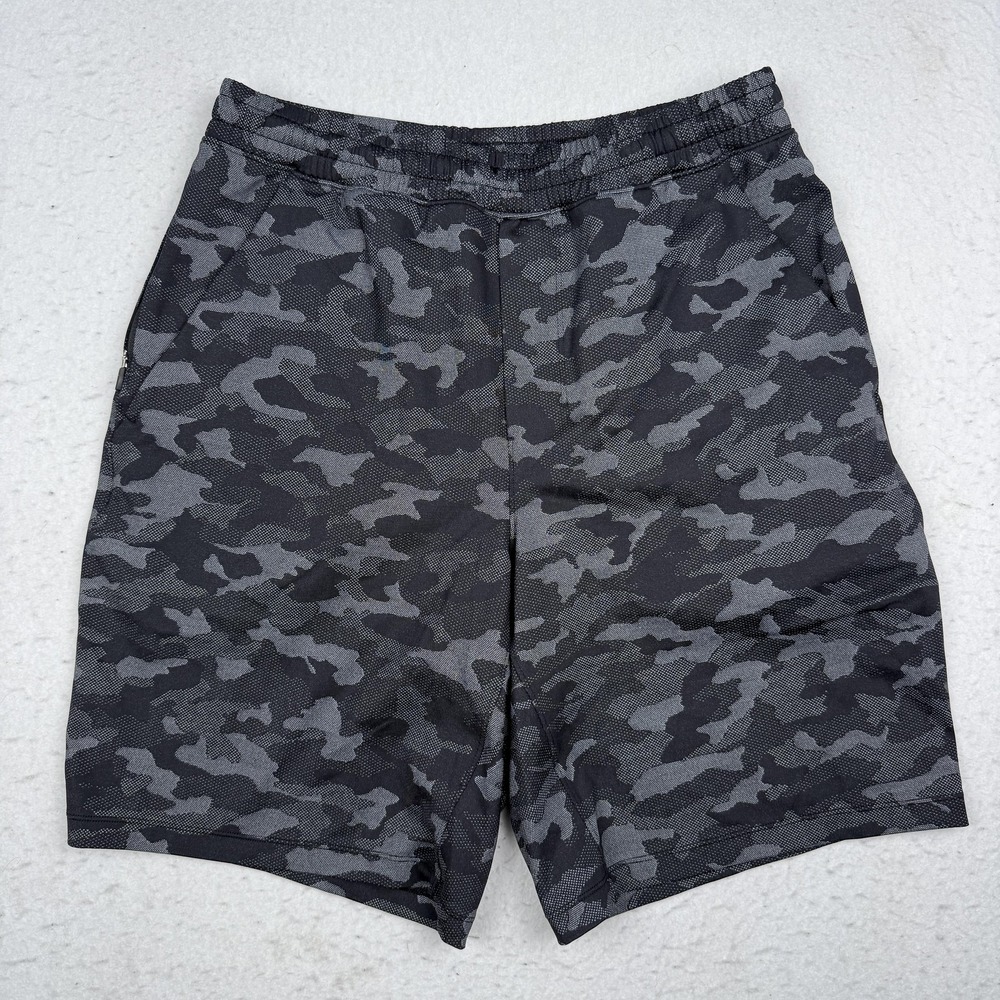 Lululemon Shorts Mens Medium Gray Camo Athletic Running 9 Inseam Gym Stretch